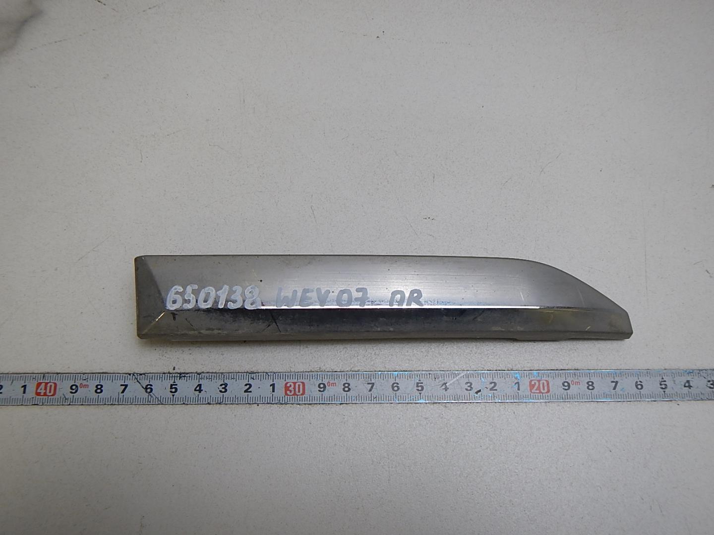 Молдинг переднего бампера правый