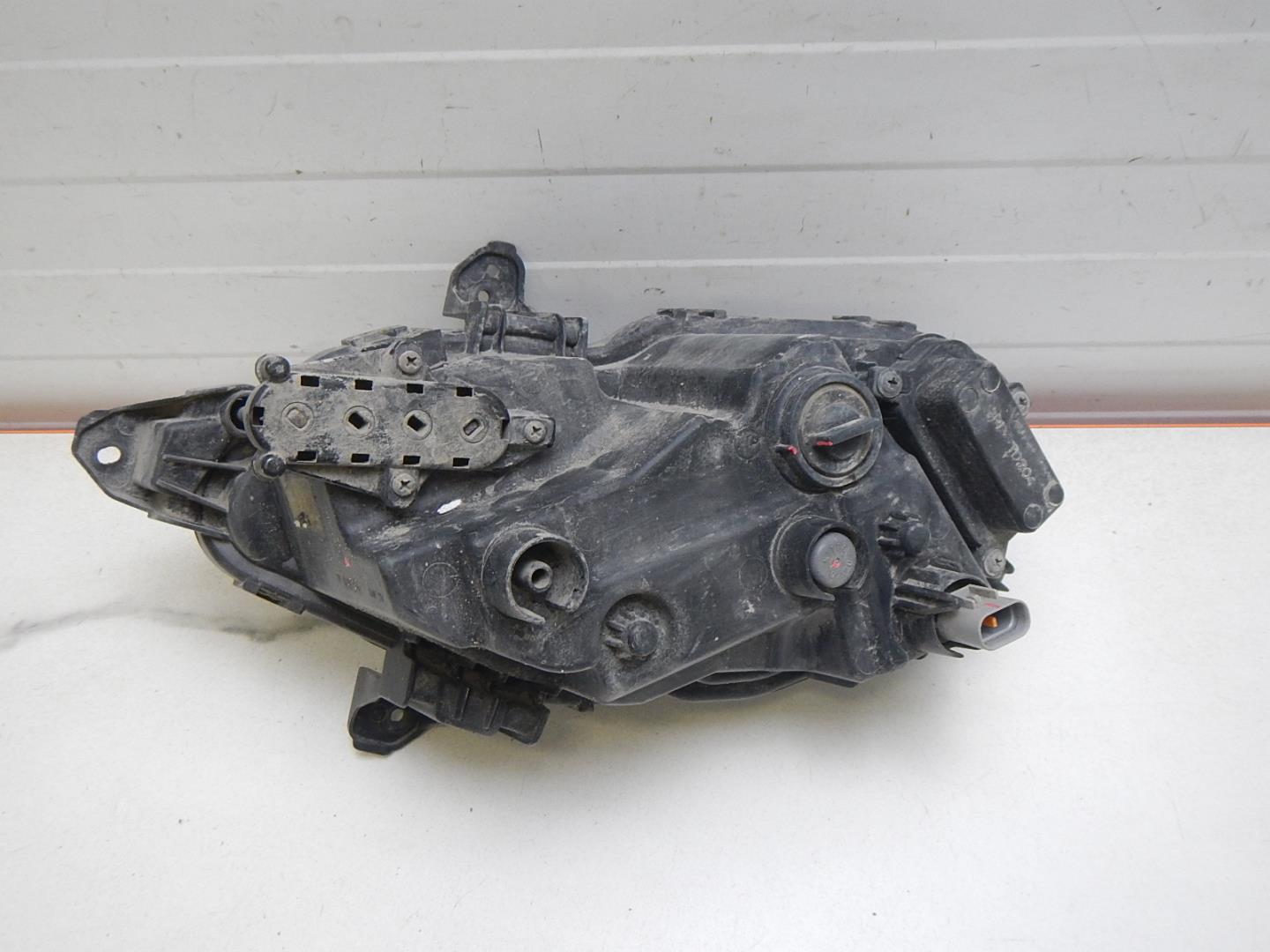 Фара противотуманная правая