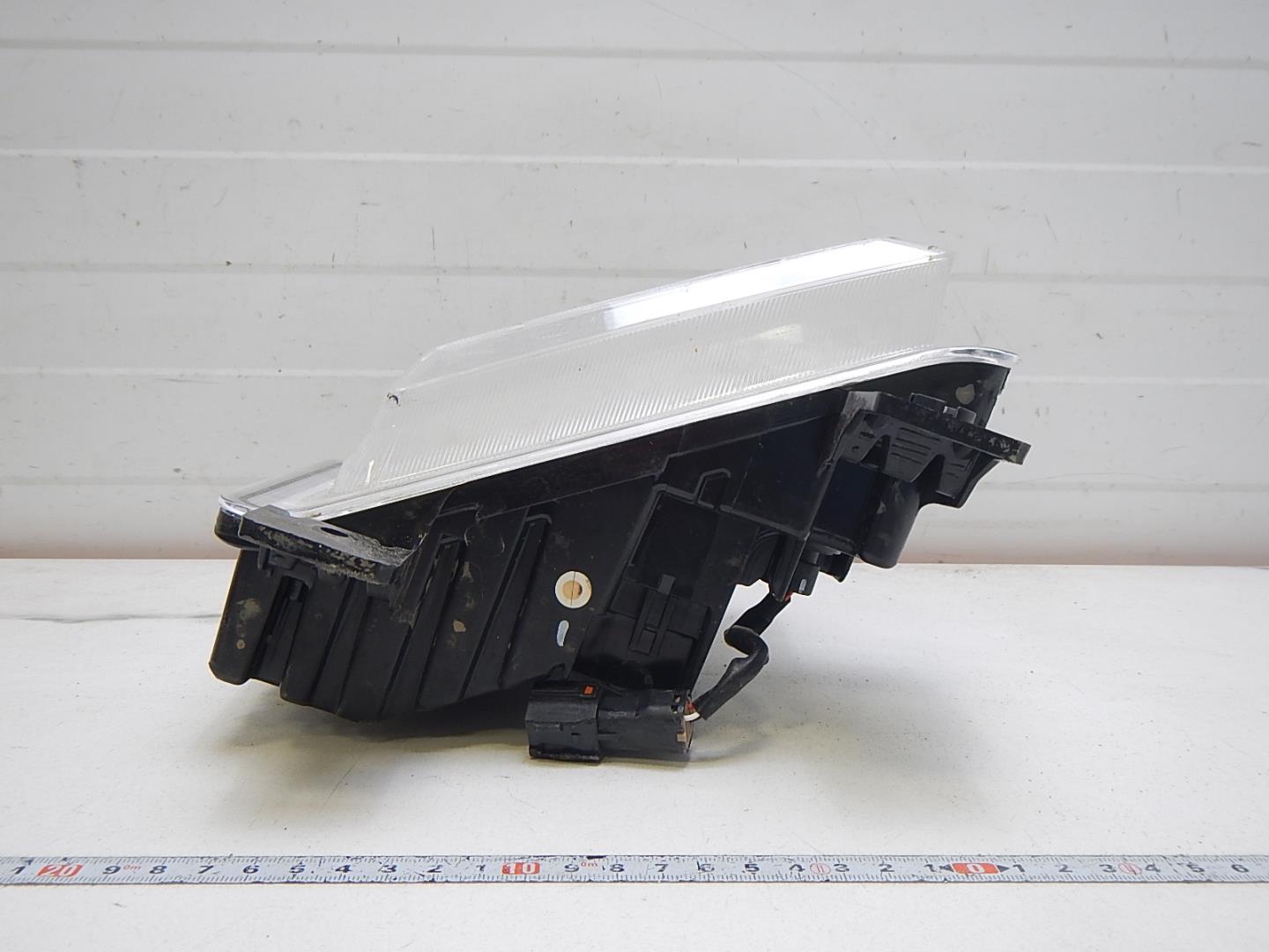 Фара дневного света правая (ходовые огни)