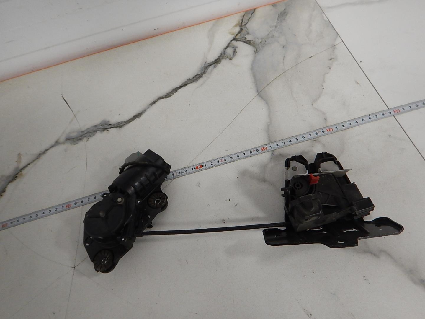 Замок багажника