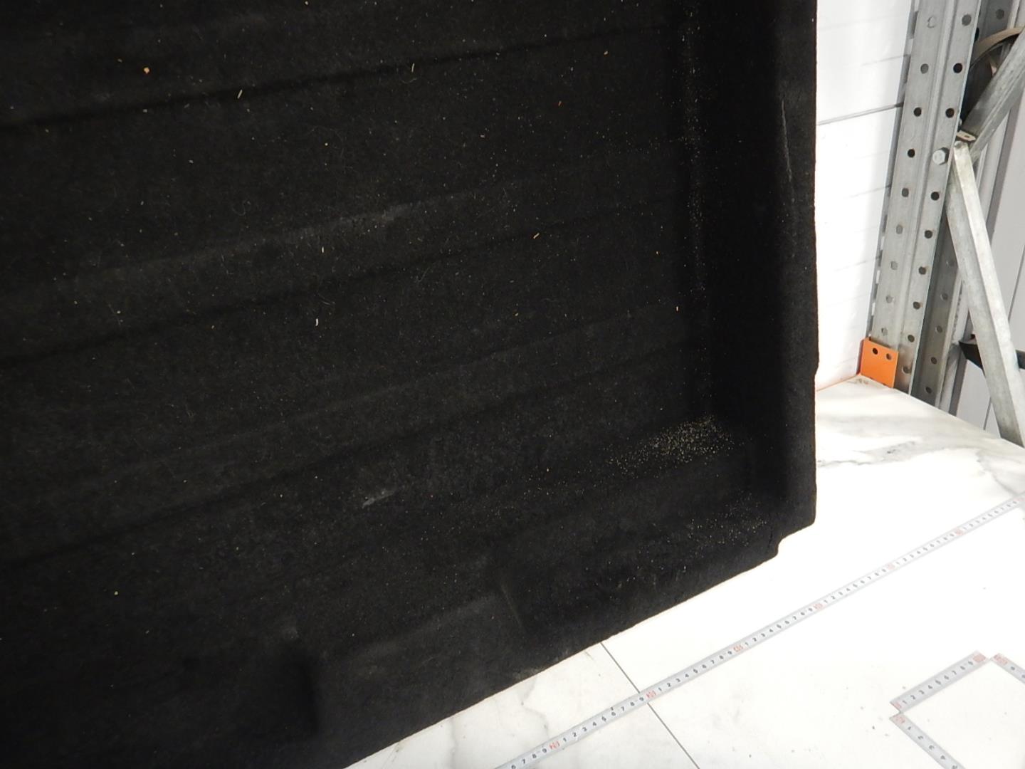 Пол багажника