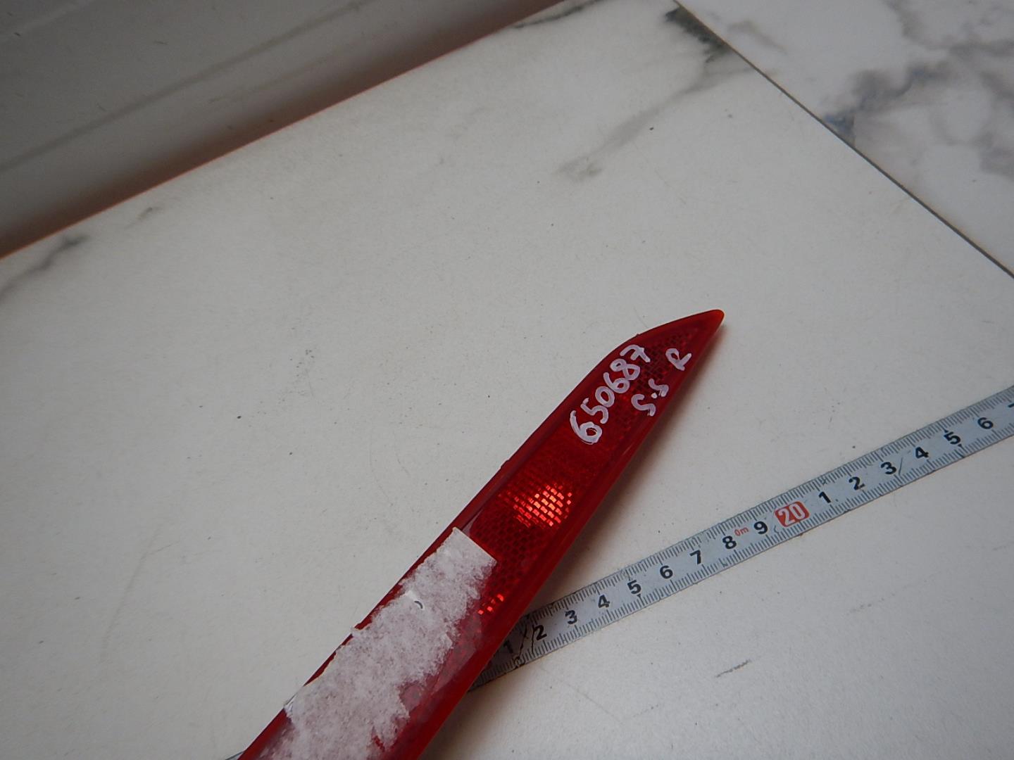 Отражатель в бампер задний правый