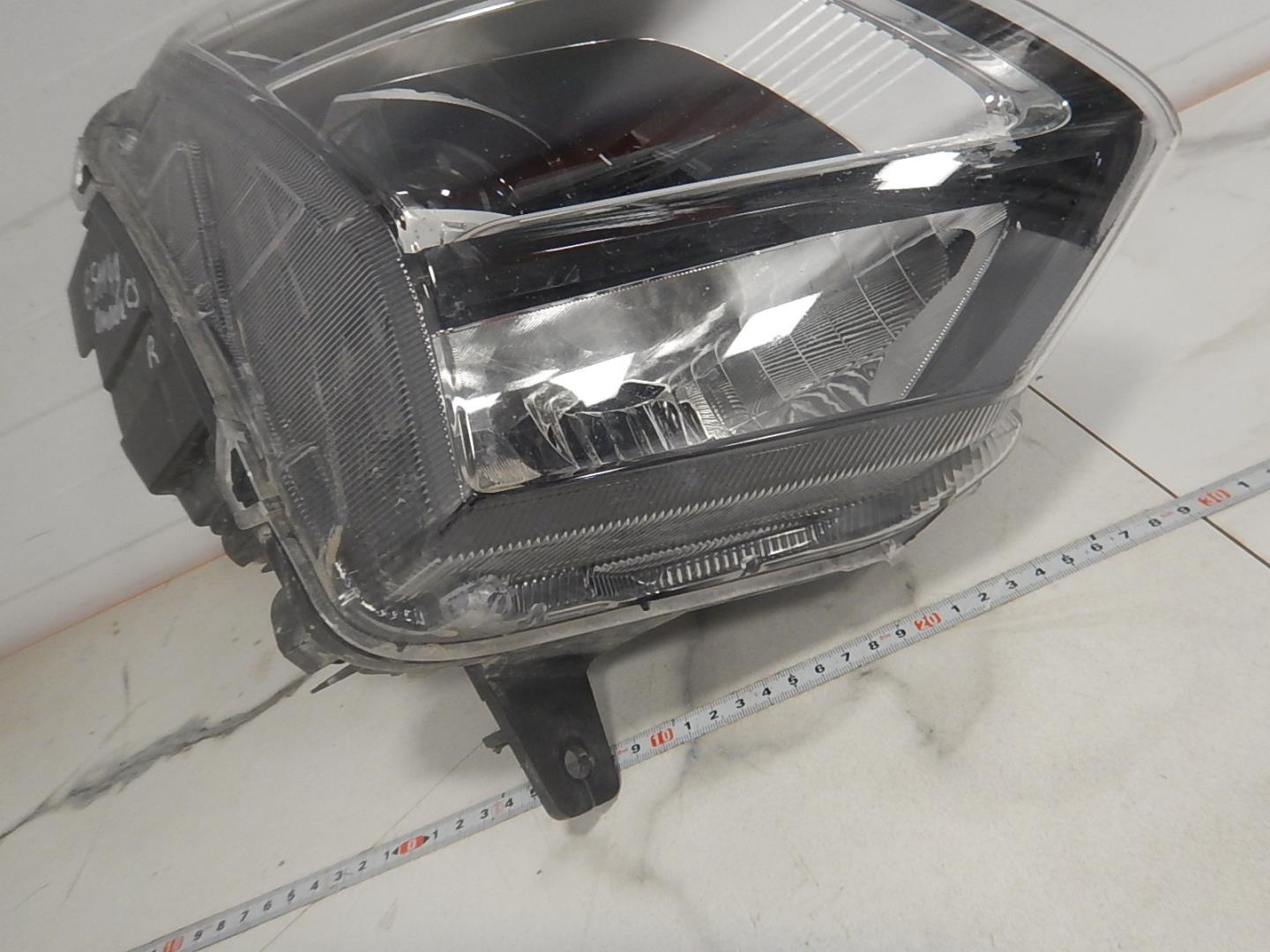 Фара правая