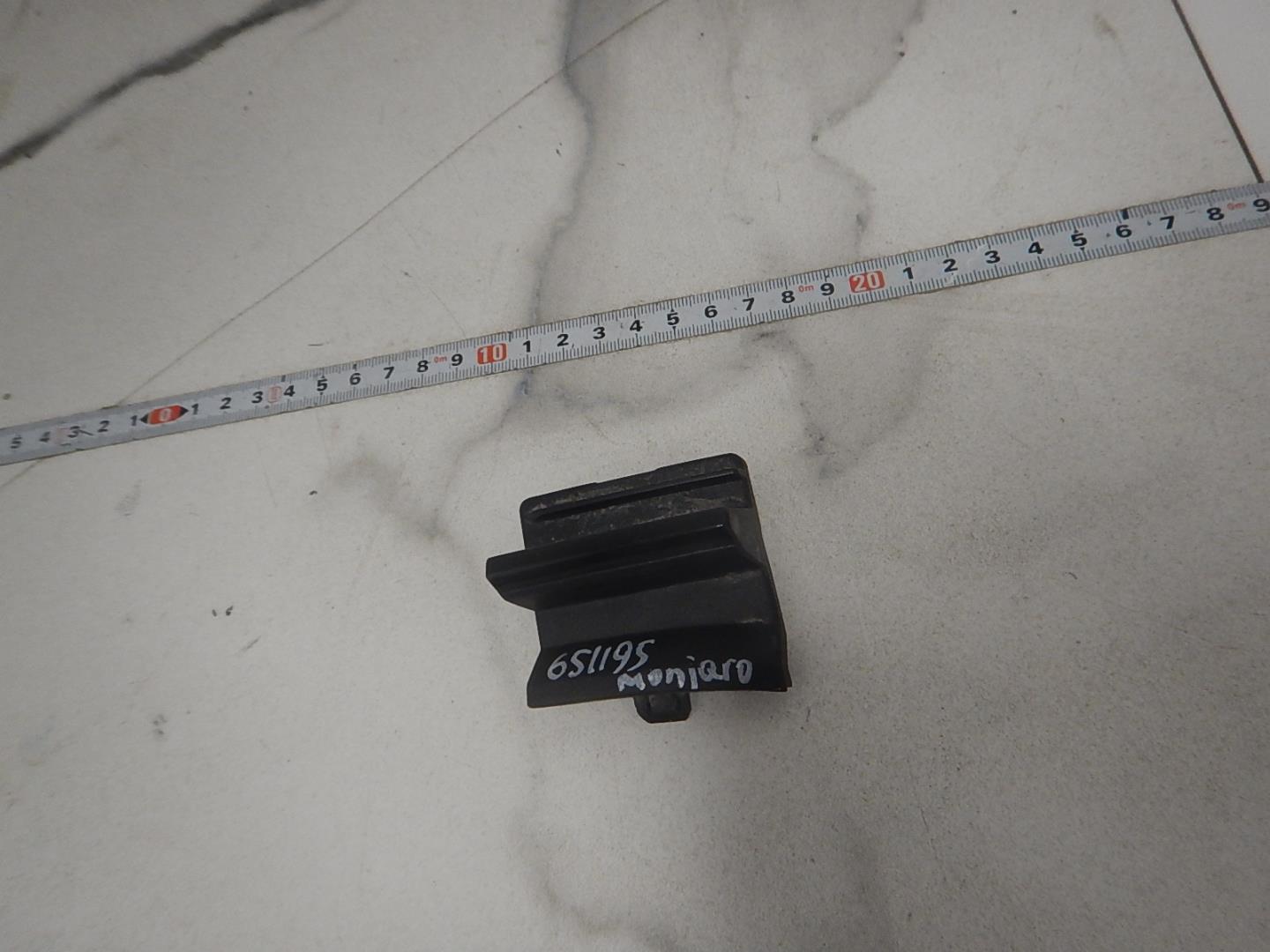 Заглушка буксировочного крюка