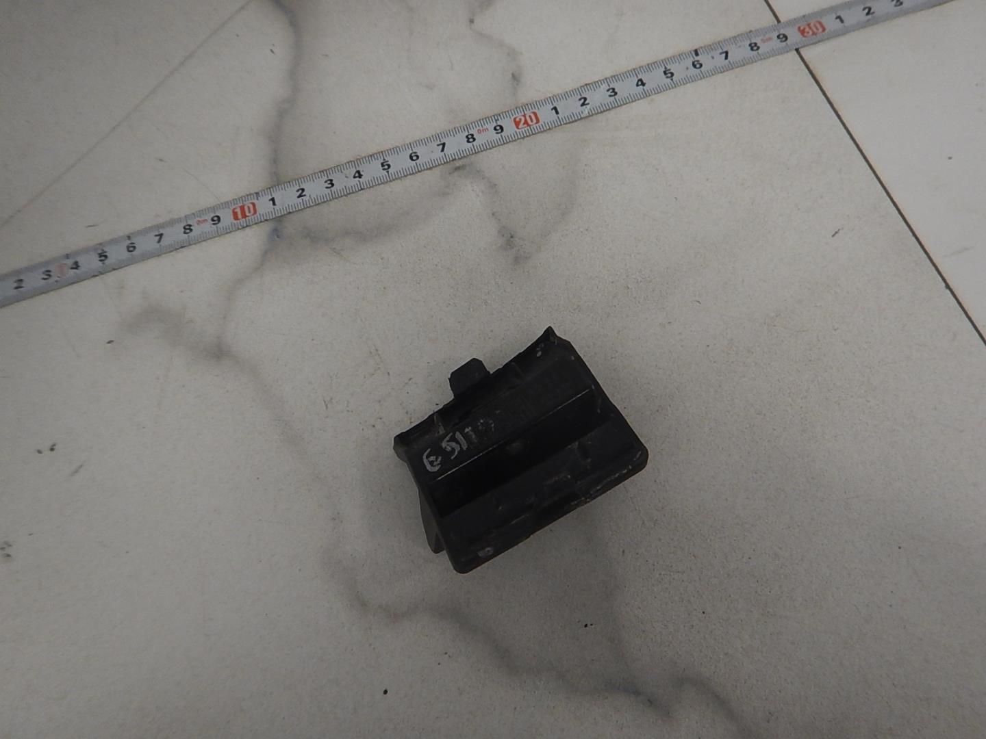 Заглушка буксировочного крюка