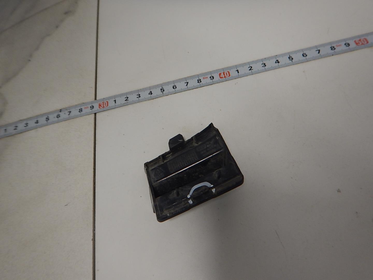 Заглушка буксировочного крюка