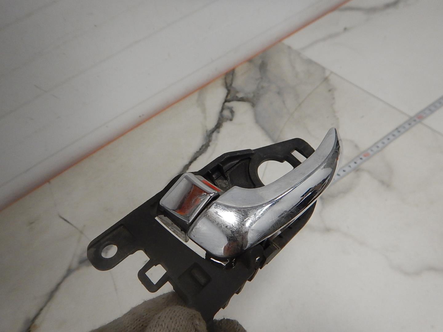 Ручка двери внутренняя левая