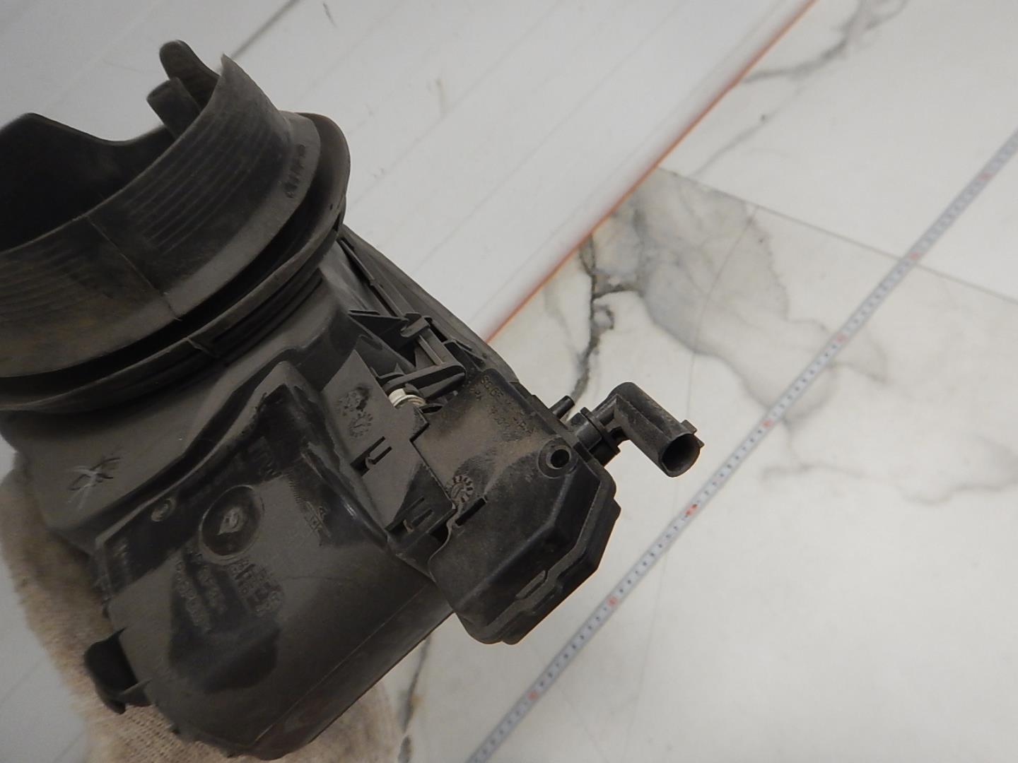 Ниша лючка бензобака