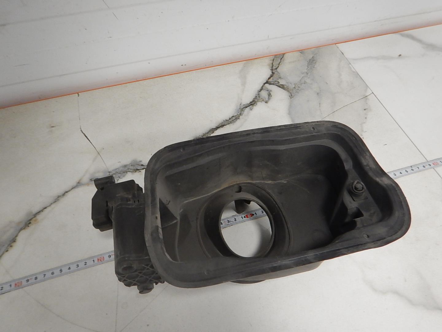 Ниша лючка бензобака