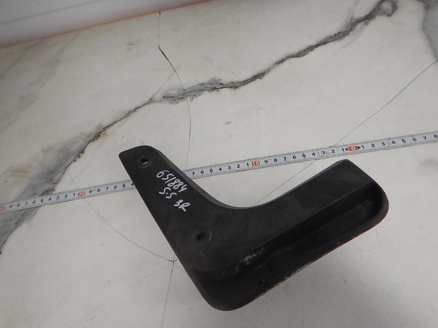 Брызговик задний правый