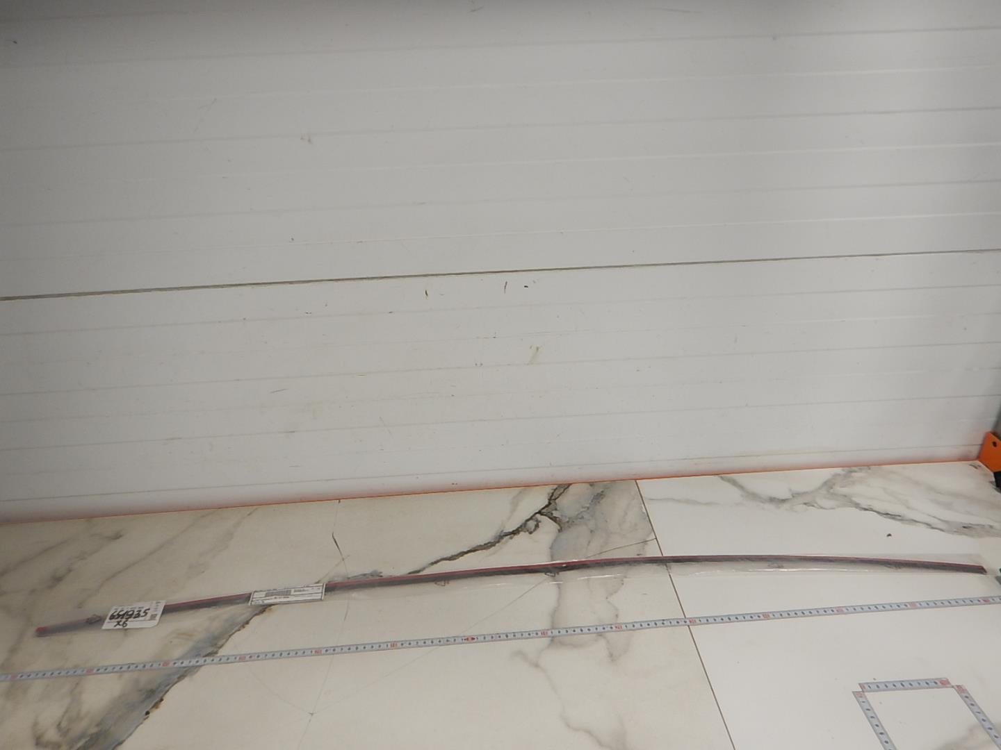 Молдинг лобового стекла