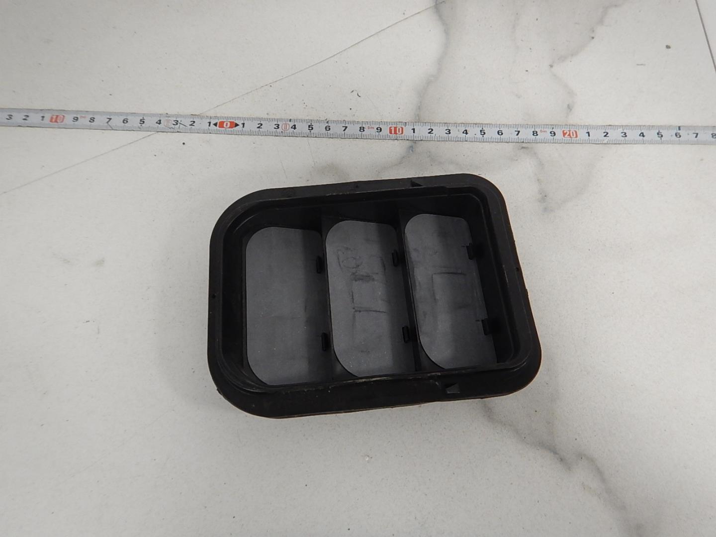 Решетка вентиляционная