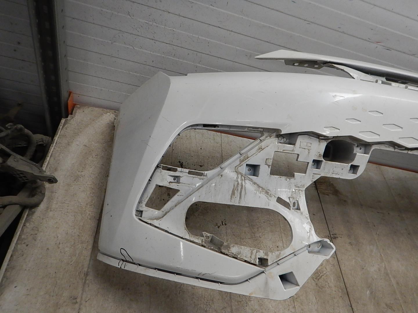 Бампер передний