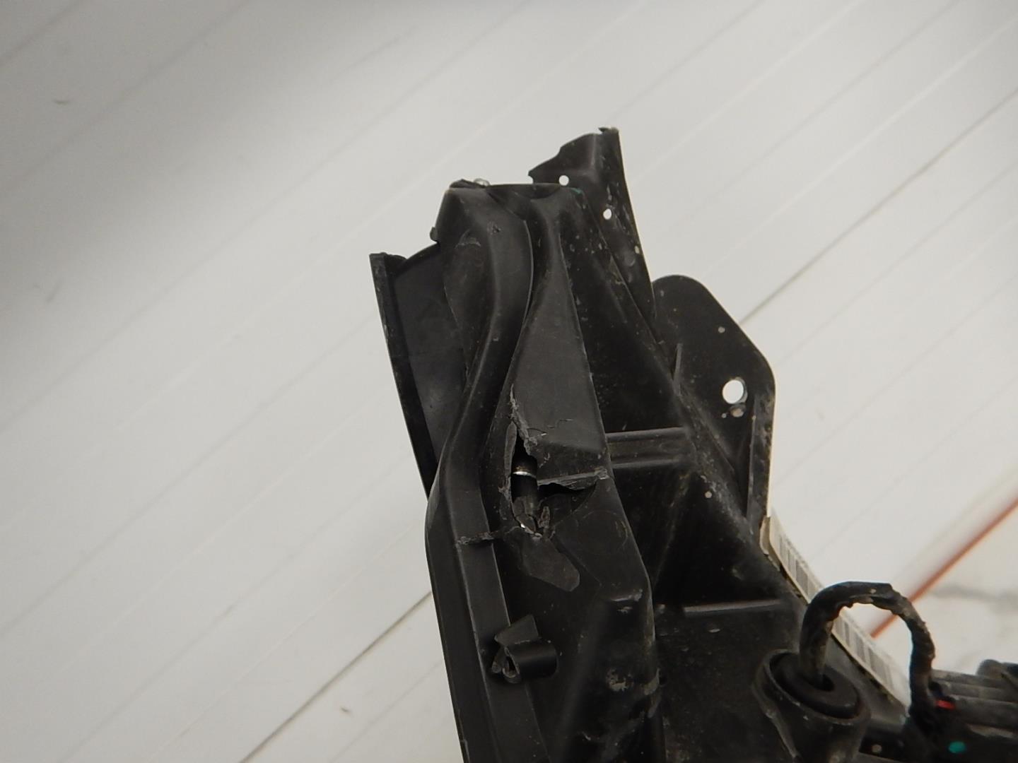 Фара дневного света левая (ходовые огни)