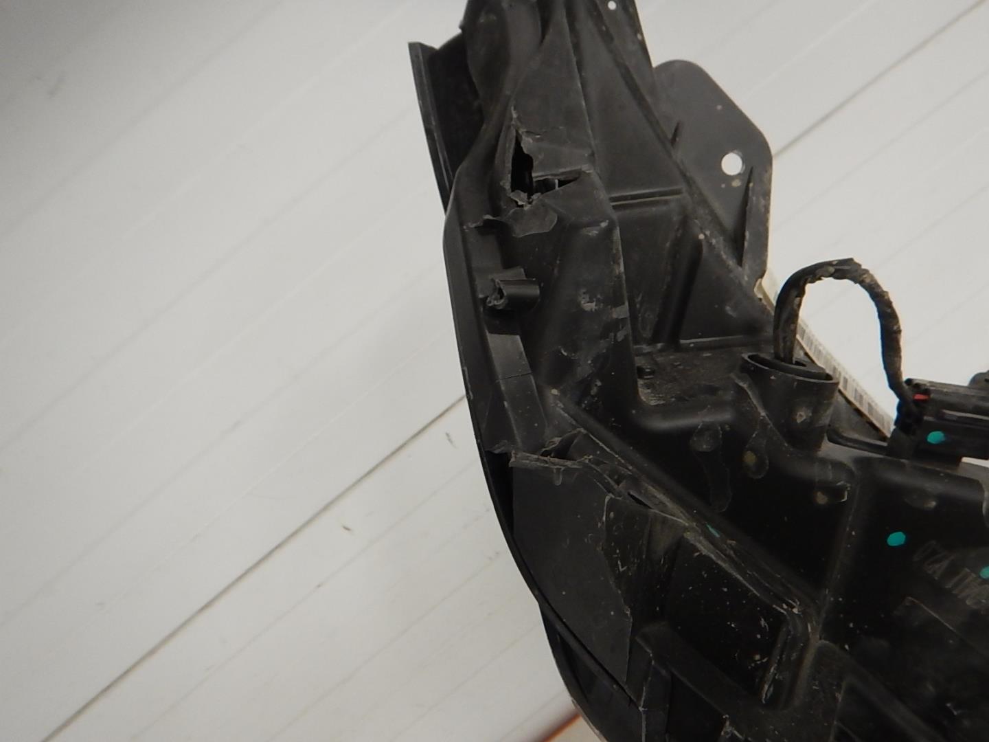 Фара дневного света левая (ходовые огни)