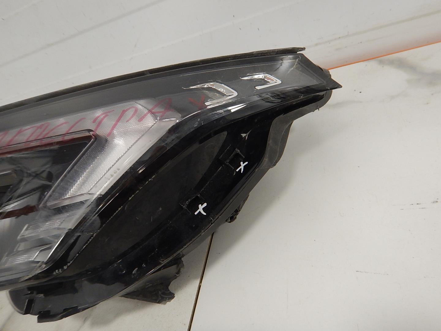 Фара дневного света левая (ходовые огни)