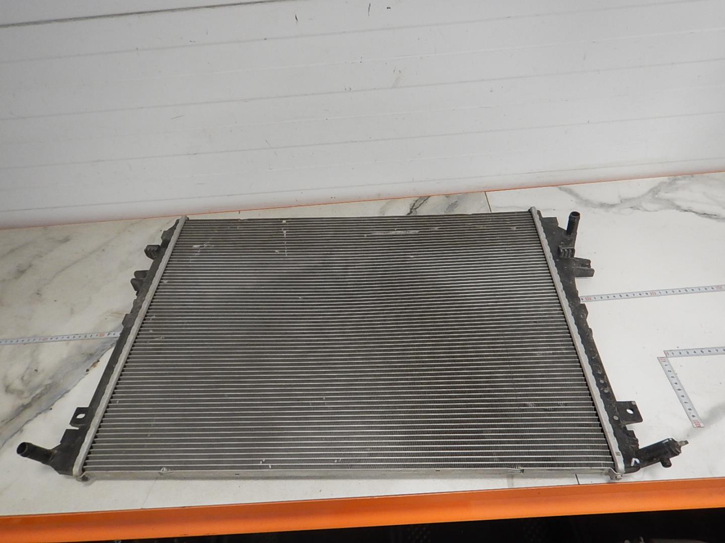 Радиатор охлаждения двигателя дополнительный