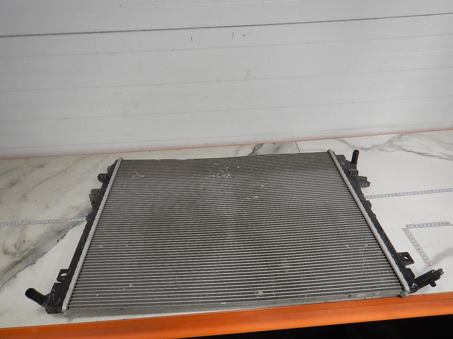 Радиатор охлаждения двигателя дополнительный