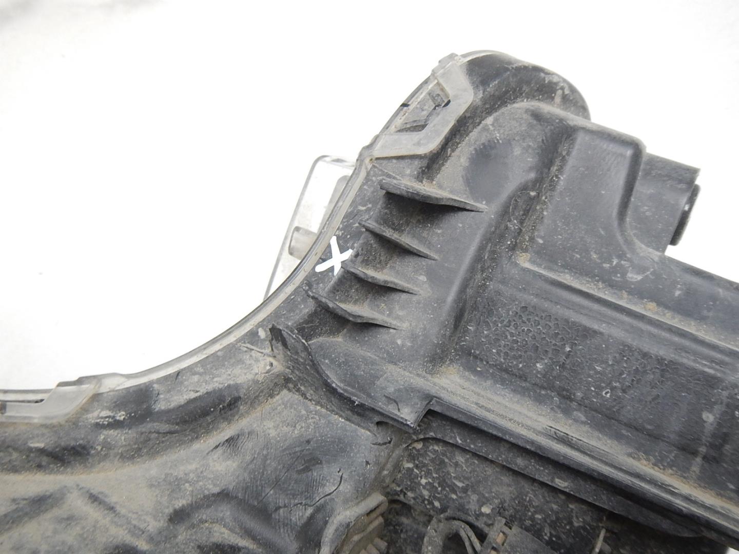 Фара дневного света правая (ходовые огни)