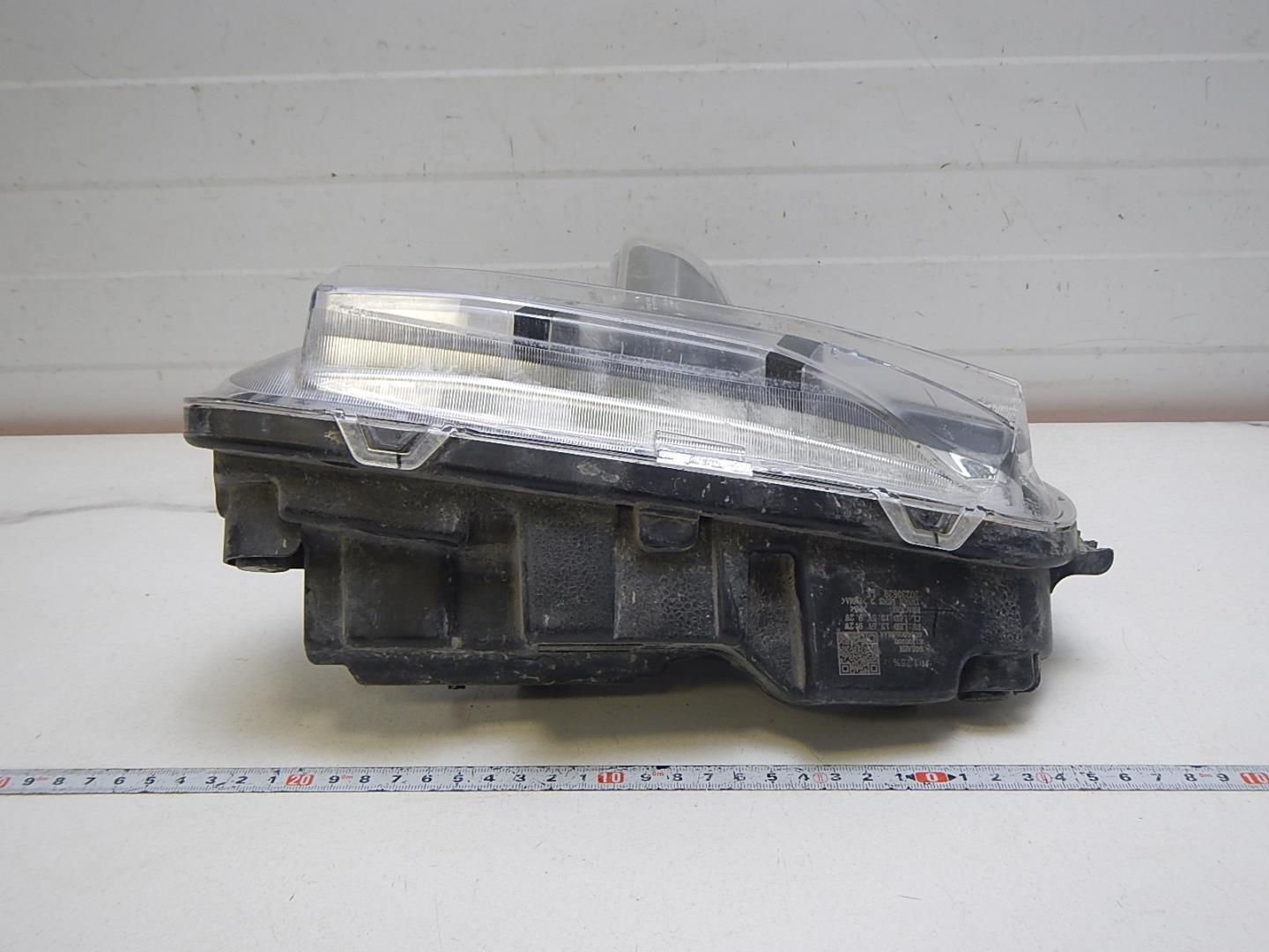 Фара дневного света правая (ходовые огни)