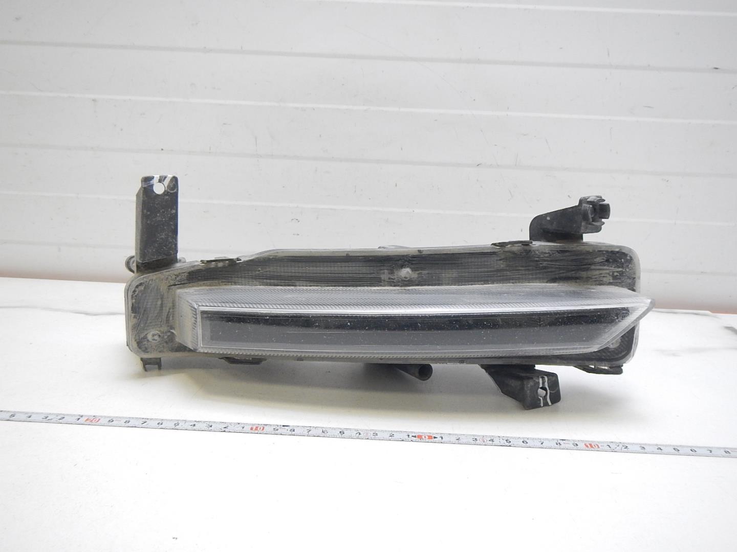 Фара противотуманная правая