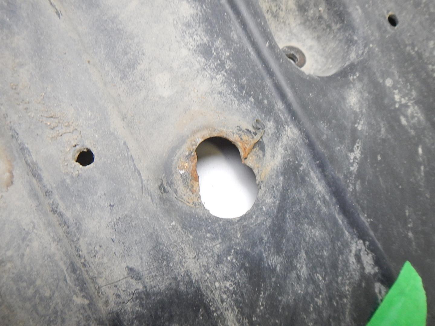 Пыльник двигателя