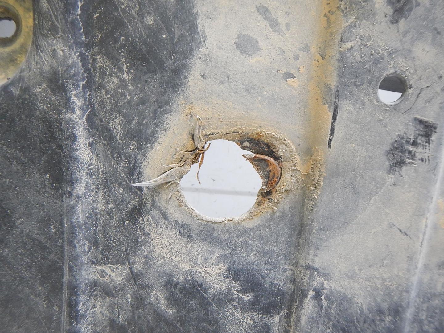 Пыльник двигателя