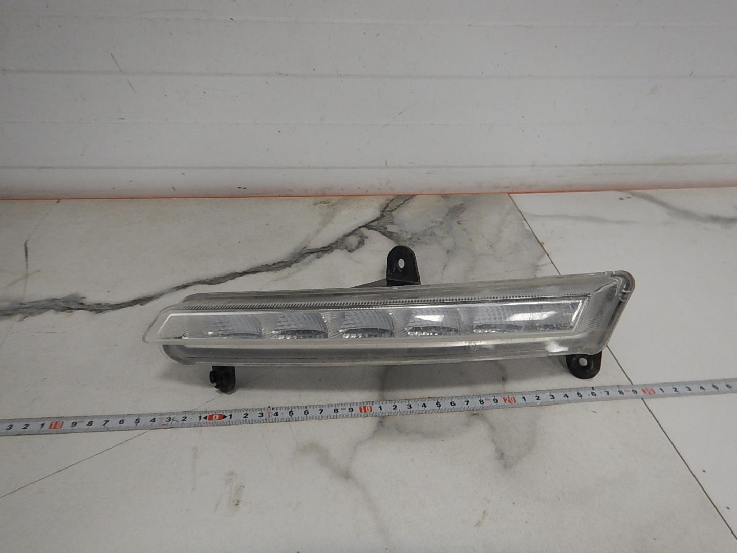 Фара дневного света правая (ходовые огни)