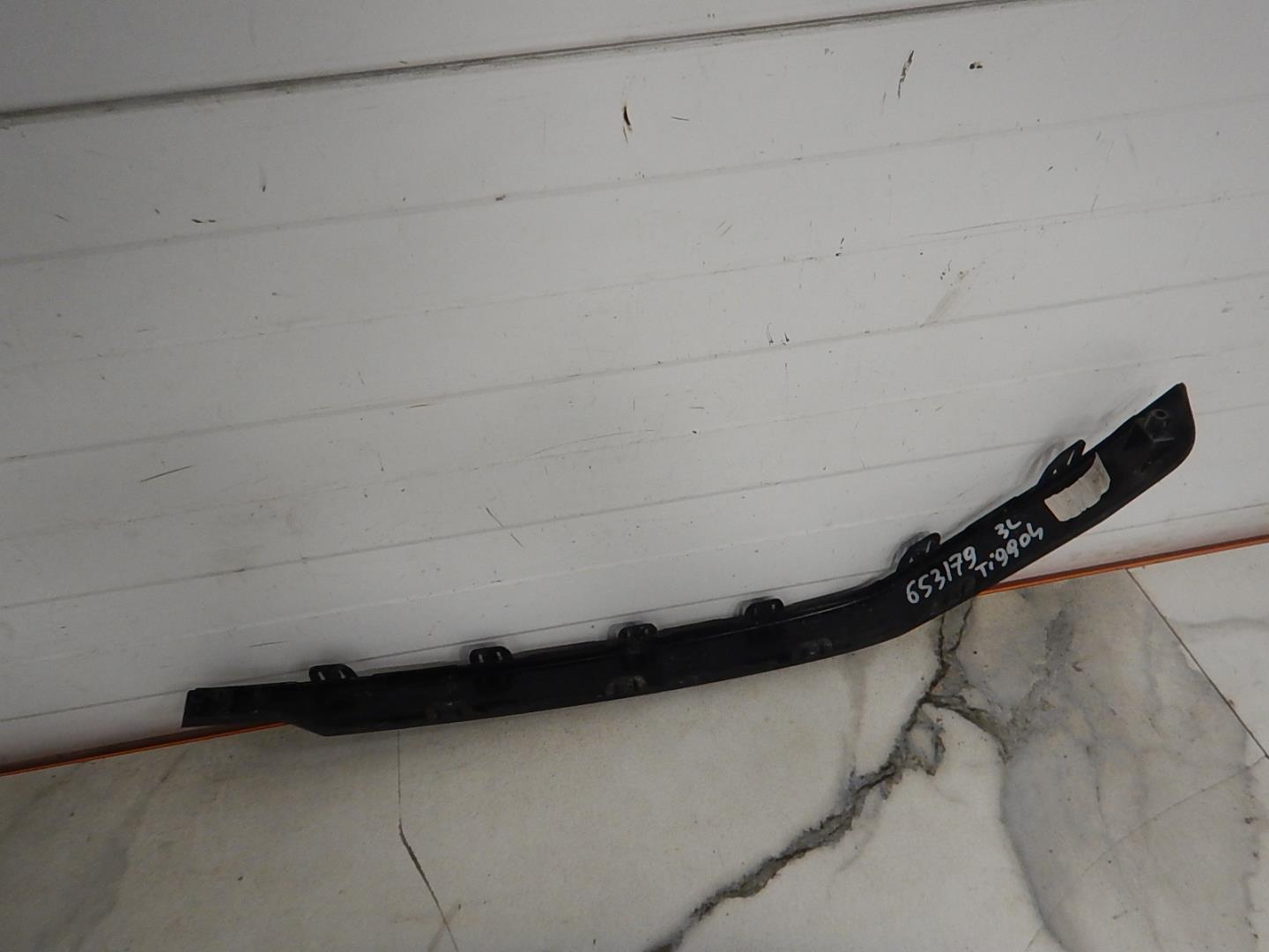 Молдинг заднего бампера