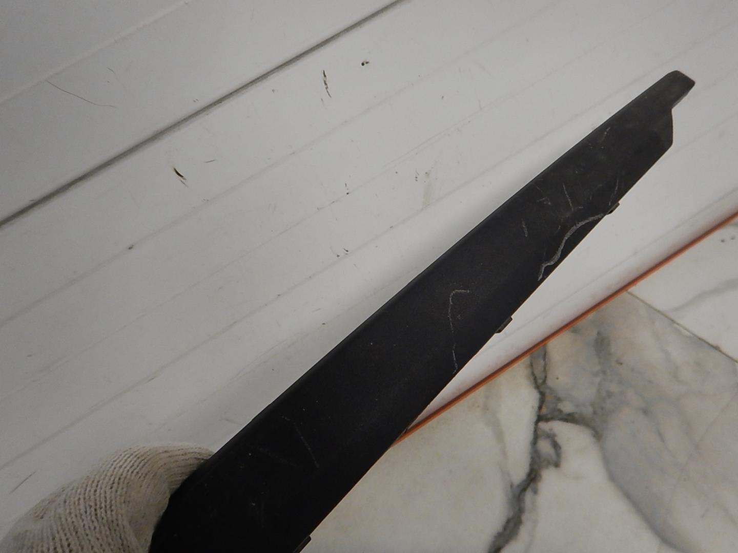 Молдинг заднего бампера