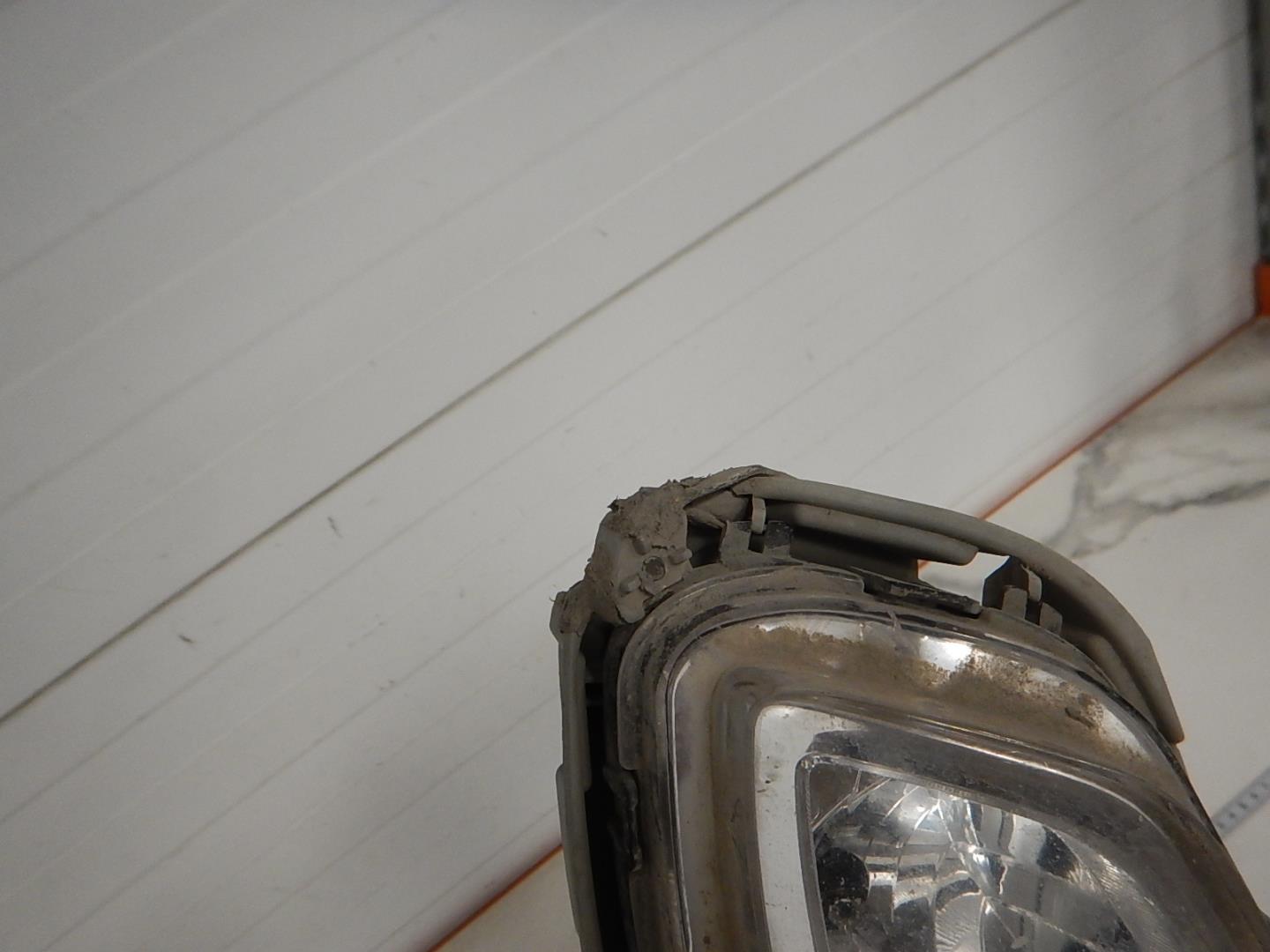 Фара противотуманная правая
