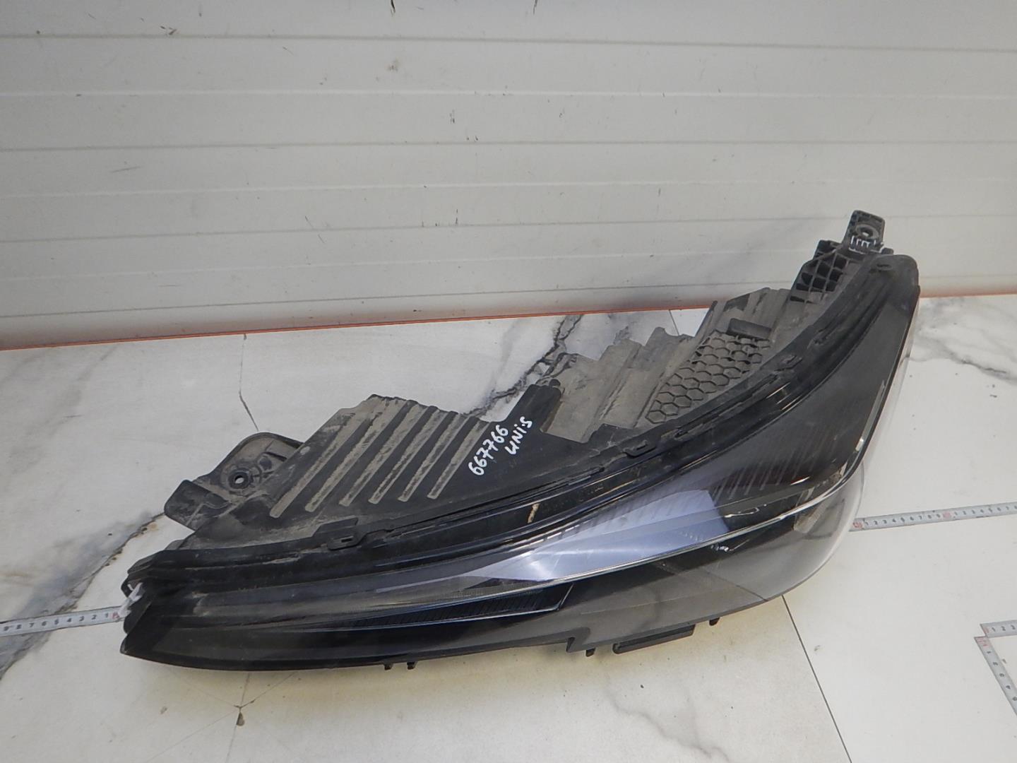 Фара левая