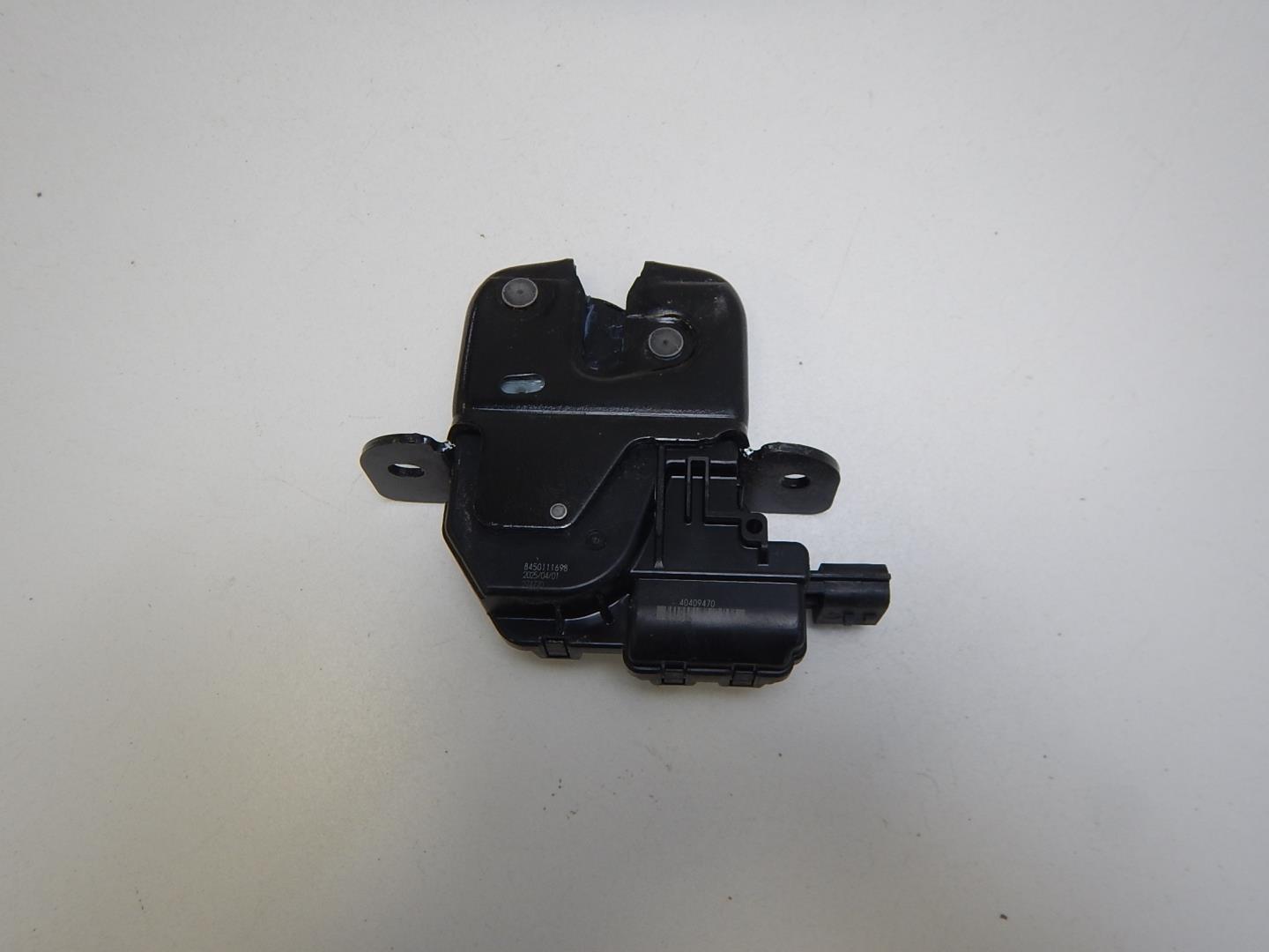 Замок багажника