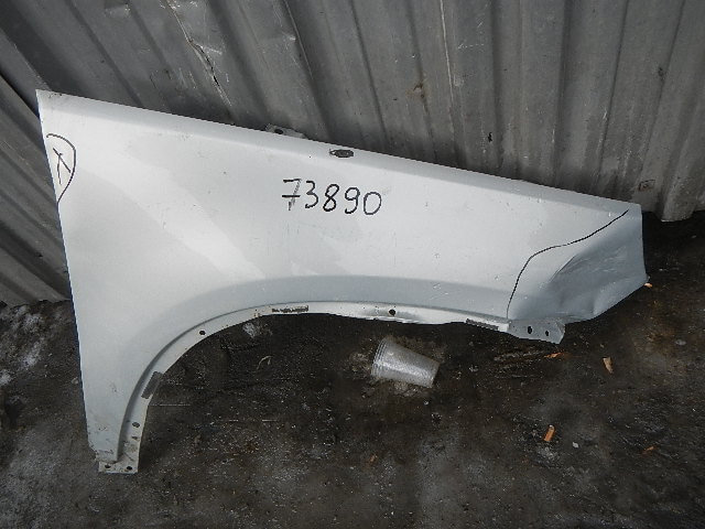 Крыло переднее правое