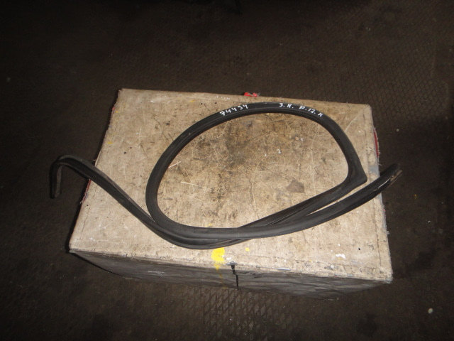 Уплотнитель двери