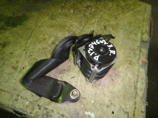 Ремень безопасности