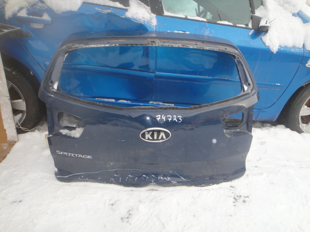 Дверь багажника