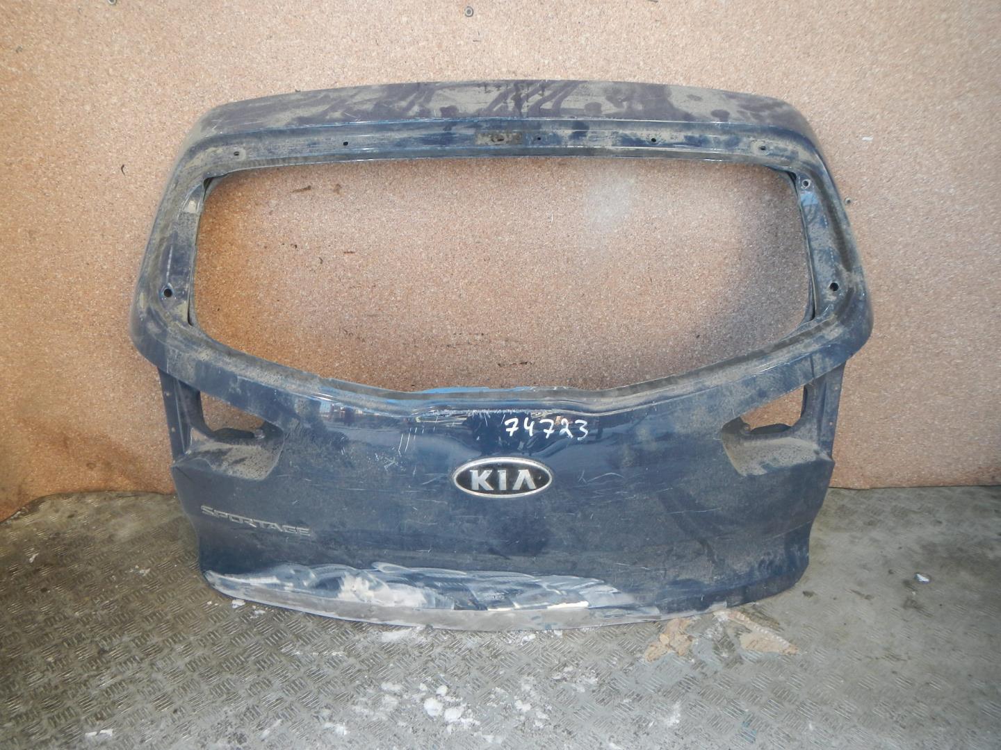 Дверь багажника