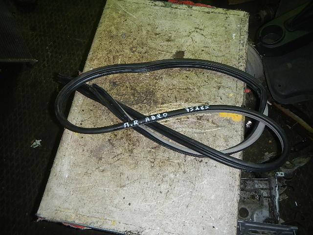 Уплотнитель двери