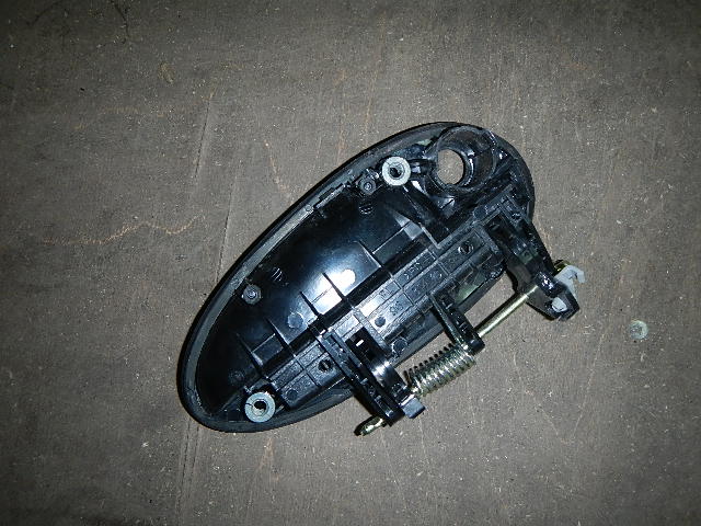 Ручка двери передней наружная левая