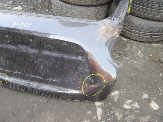 Дверь багажника