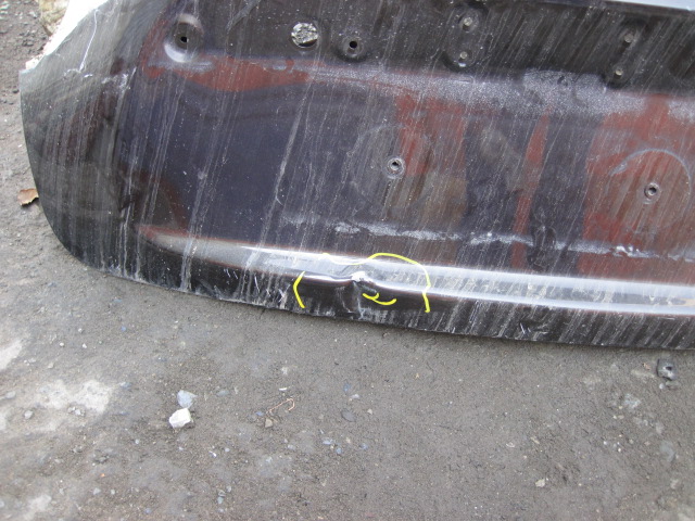 Дверь багажника