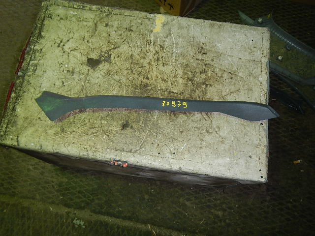 Накладка заднего крыла правого