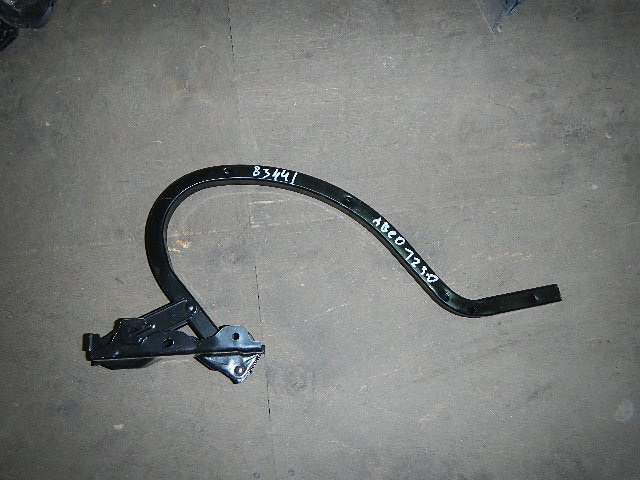 Петля крышки багажника