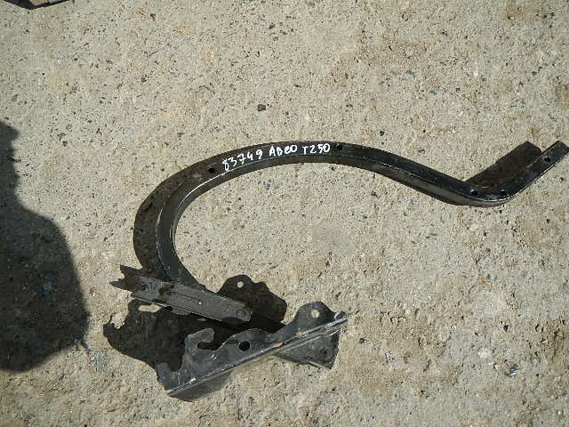 Петля крышки багажника