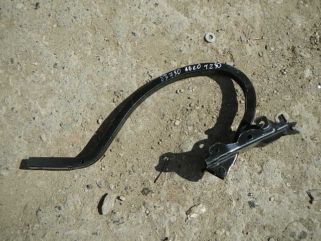 Петля крышки багажника