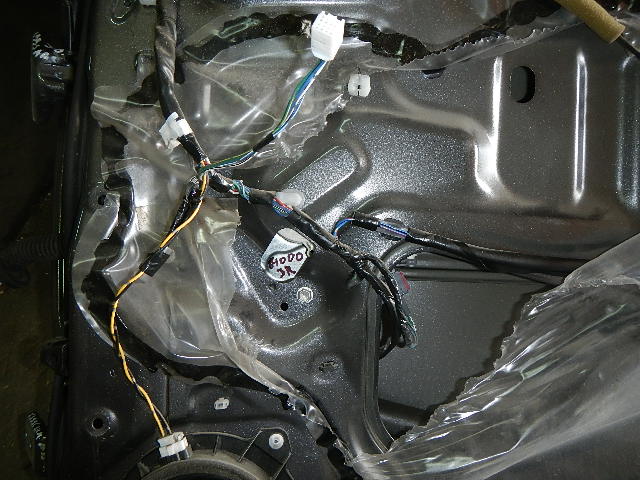 Стеклоподъемник электр. задний правый