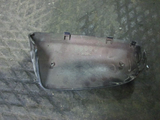 Крышка зеркала внутренняя левая