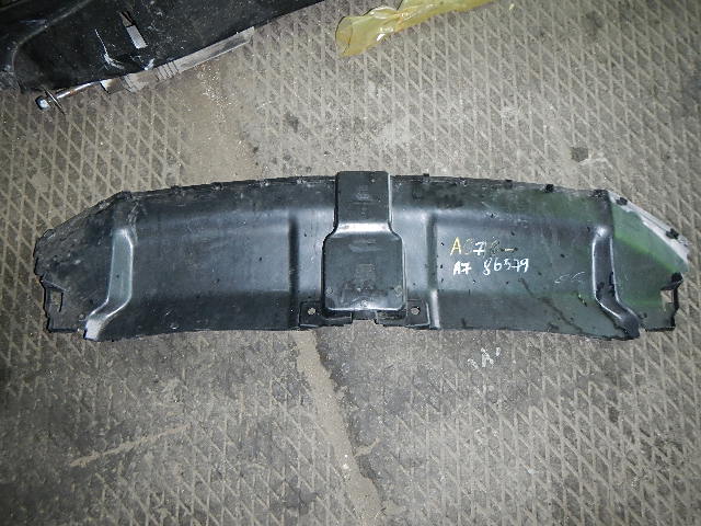 Кожух замка капота