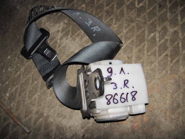 Ремень безопасности